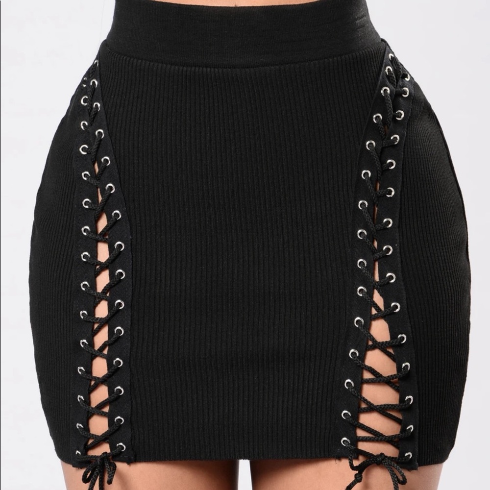 NWOT Fashion Nova Tie Up Lace Mini Skirt